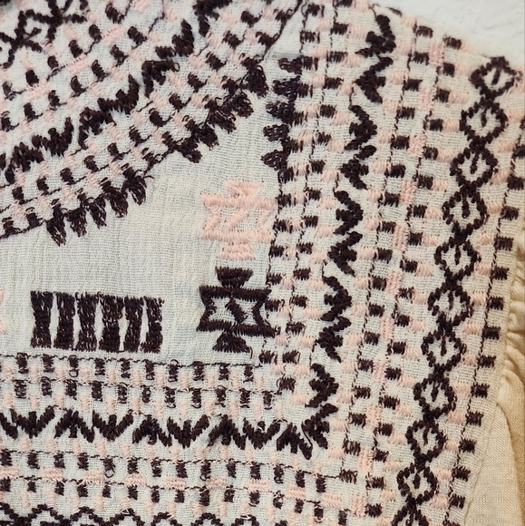 Lucky Brand Boho Top Cream and Pink/Brown Embroidered and Printed Accents 1X - Picture 6 of 6